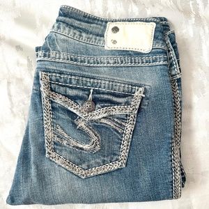 FLATTERING Women's Silver distressed Jeans-Size 29/33